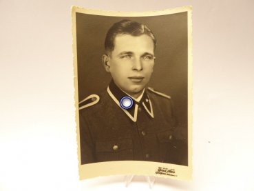 Portrait - Foto eines SS Soldaten mit Widmung von Febr. 45