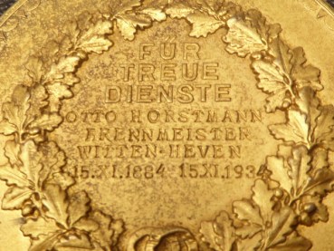 Medal - Association of grain distillery owners & pressed yeast manufacturers in Germany in a case