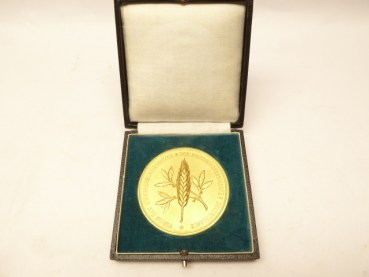 Medal - Association of grain distillery owners & pressed yeast manufacturers in Germany in a case