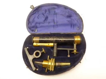 Leveling device constructed in 1886, DRP 36795, Georg Butenschön Bahrenfeld Hamburg, in a case