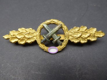 Gold front flight clasp for fighter pilots