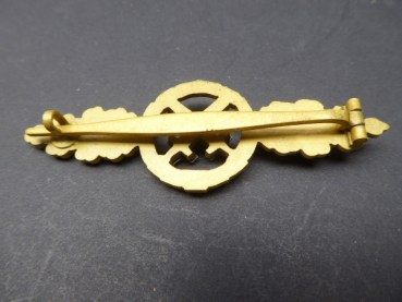 Gold front flight clasp for fighter pilots