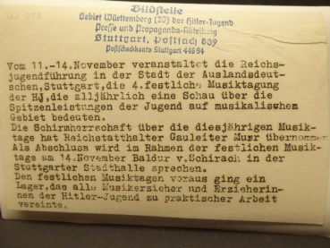 Foto HJ - "Hitler Junge beim Geige spielen" - Propaganda Abteilung Stuttgart