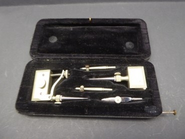 Old line device / drawing kit in a case, manufacturer C. Riefler Nesselwang Bay. Ernd.
