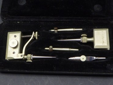 Old line device / drawing kit in a case, manufacturer C. Riefler Nesselwang Bay. Ernd.