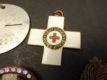 Estate of a DRK helper - EKM identification tag + photo + medal German Red Cross
