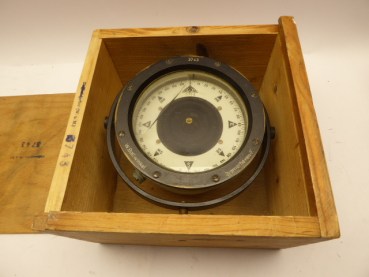 Kompass W. Bollwinkel Bremerhaven in Kiste - mit Aufschrift Waffeninspektor (W u. M) 3743