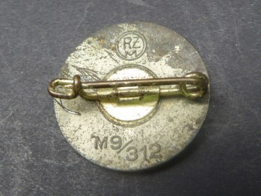 Party badge of the NSDAP - painted - manufacturer RZM M9 / 312