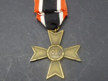 KVK - Kriegsverdienstkreuz 2. Klasse ohne Schwertern Hersteller 10 (Förster & Barth) am Band