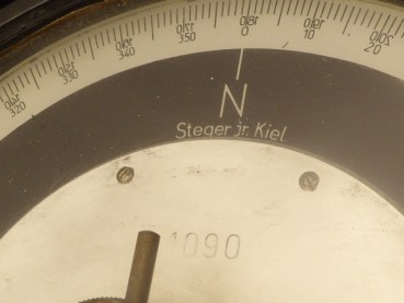 Kriegsmarine compass with manufacturer Steger jr. Kiel