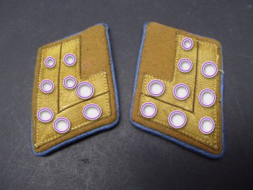 NSDAP district leadership - pair of collar tabs with label