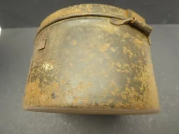 Army - Unknown large metal box with manufacturer dqg