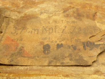 Heer Wehrmacht transport case for Flak 18 ammunition cartridge case + insert, remnants of the label preserved.