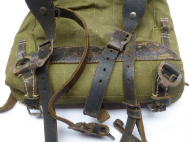Wehrmacht / Heer - Monkey knapsack from 1943 with manufacturer