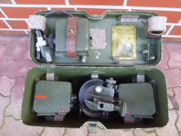 Early NVA - spatial distance measuring device EMK-0,4 of the NVA from Carl Zeiss Jena in box