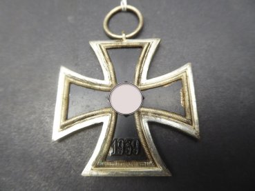 Iron cross 2nd class / unmarked EK2 of the manufacturer 23 for the working group for army supplies in the engraver & chasing guild, Berlin