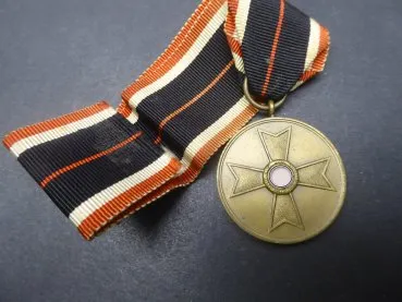 Medaille für Kriegsverdienst 1939 am Band