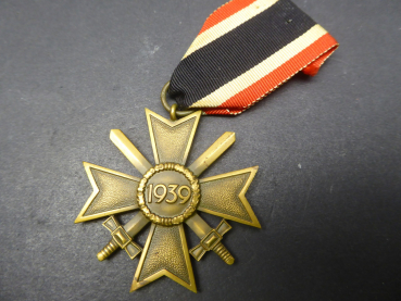 Orden - KVK Kriegsverdienstkreuz mit Schwerter 2. Klasse am Band, Hersteller 65 (Klein & Quenzer)