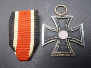 EK2 Eisernes Kreuz 2.Klasse 1939 am Band mit Hersteller 138 (Julius Maurer / Oberstein)