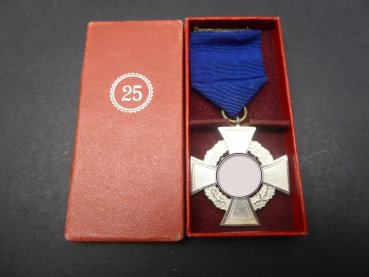 Service award for 25 years of loyal service in a box