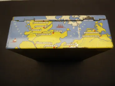 Large lithographed tin with the borders from ca. 1935