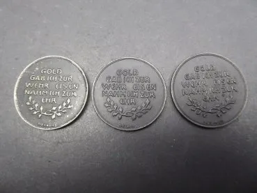 3x Medaille "In eiserner Zeit" "Gold gab ich zur Wehr - Eisen nahm ich zur Ehr"