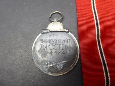 Orden / Medaille Winterschlacht im Osten 1941/42 (Ostmedaille) + Band vom Hersteller 65 - Klein & Quenzer A.G., Idar Oberstein