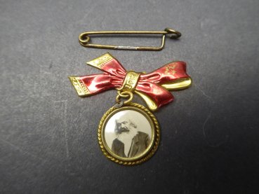 Badge - Socialist and Communist Sympathy Badge - Karl Marx with ribbon