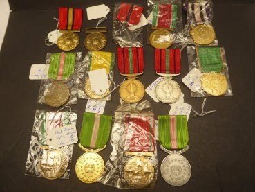 Deschler Orden - Afghanistan 14 medals + confirmation + business card + shipping box