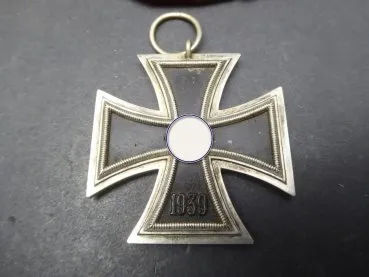 EK2 Eisernes Kreuz 2. Klasse 1939 am Band, ohne Hersteller