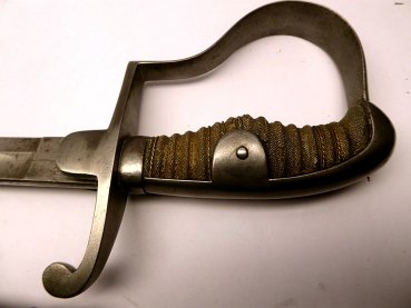 Artillery saber with blade etching