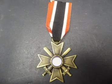 Orden - KVK Kriegsverdienstkreuz 2. Klasse am Band, Buntmetall