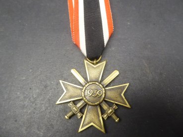 Orden - KVK Kriegsverdienstkreuz 2. Klasse am Band, Buntmetall