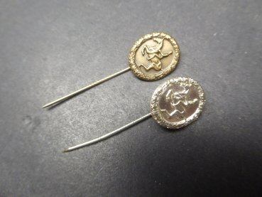2x Abzeichen - Deutsches Reiterabzeichen Bronze + Silber 57er Form, 16 mm