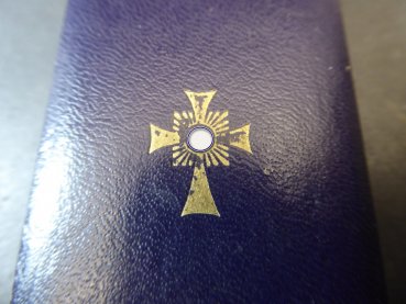 Mutterkreuz in Gold am Band im Etui mit Hersteller A. Rettenmaier Schwäb. Gmünd
