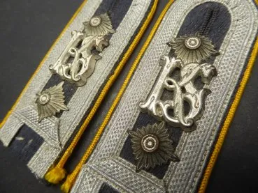 LW Luftwaffe - Pair of shoulder straps with KS war school pads for a senior sergeant