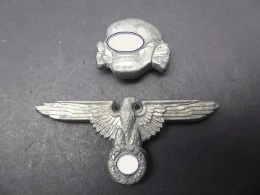 Cap badge for the SS peaked cap - skull + eagle with manufacturer code RZM SS 475/43