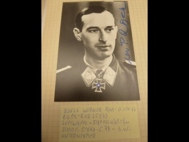 Ritterkreuzträger Hauptmann Werner Paul Roell, Repro-Foto nach 45 mit originaler Unterschrift