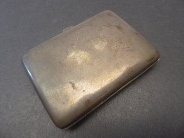 Silver cigarette case with enamelled cloverleaf of the Imperial German East Africa Protection Force, 1903