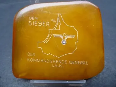 Bernstein-Plakette "Dem Sieger - Der Kommandierende General I.A.K."