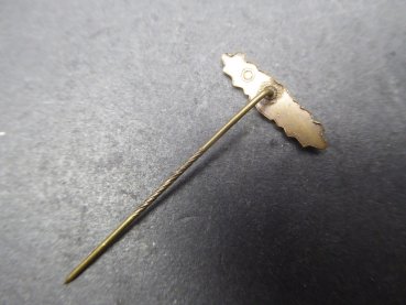 Miniatur Nahkampfspange in Bronze der Firma Steinauer & Lück - 57er Auszeichnung - Ausführung 1957