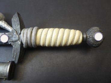 LW Luftwaffe dagger with portepee and hanger - manufacturer Puma Solingen