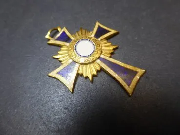 Mutterkreuz in Gold