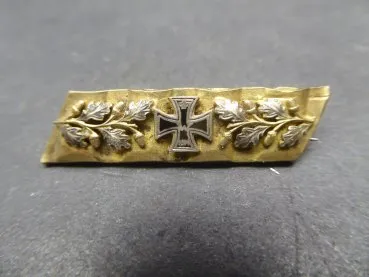 Patriotic brooch with applied Iron Cross WW1