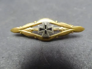 Patriotic brooch with applied Iron Cross WW1