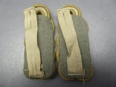 Two individual four-arch shoulder boards / shoulder boards general field service uniform