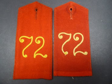 Two individual Prussian shoulder boards for teams in the Thuringian Infantry Regiment No. 72