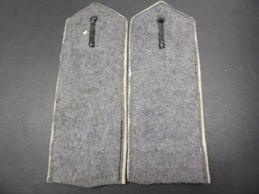 Pair of shoulder boards - Prussian Infantry Regiment No. 77 Hanover - back field gray