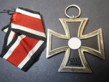 EK2 Iron Cross 2nd Class 1939 with manufacturer 11 for Grossmann & Co. / Vienna on the assembly line