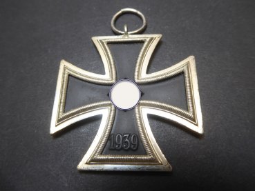 EK2 Eisernes Kreuz 2. Klasse 1939 vom Hersteller 109 für Walter & Henlein am Band
